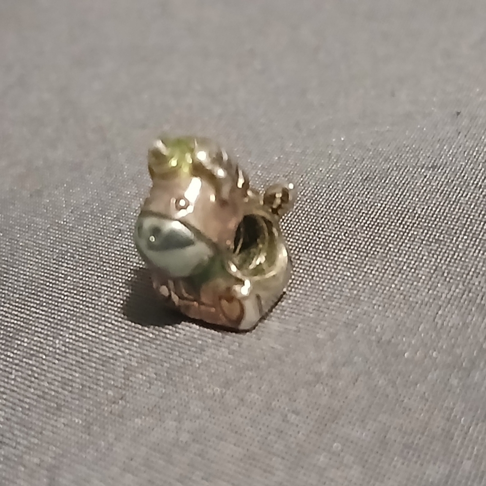 Pandora exclusive ( Bruno the rainbow unicorn animal charm )